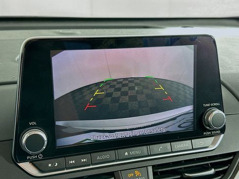 Used 2024 Nissan Altima 2.5 SV image 22