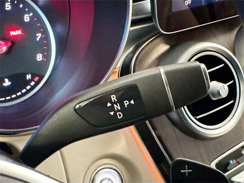 Used 2020 Mercedes-Benz GLC 300 4MATIC image 16