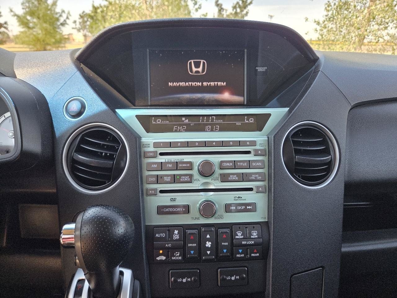 Used 2011 Honda Pilot Touring image 17