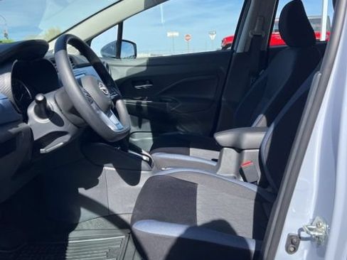 Used 2025 Nissan Versa SV w/ Trunk Package FWD image 9