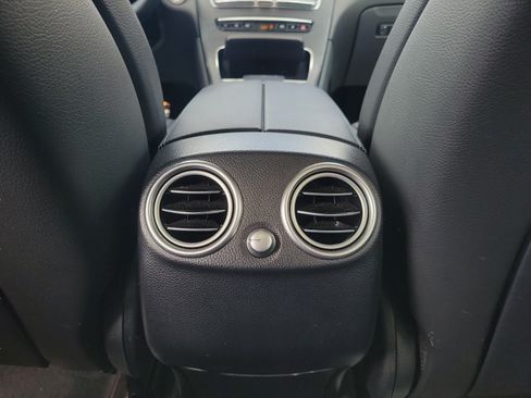 Used 2022 Mercedes-Benz GLC 300 image 10