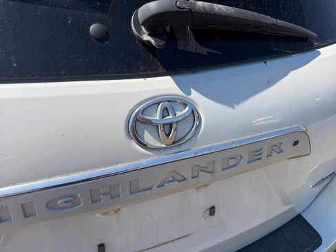 Used 2009 Toyota Highlander Limited w/ Extra Value Pkg 8 AWD/4WD image 22
