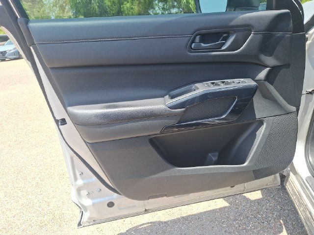 Certified 2025 Nissan Pathfinder SV FWD image 11