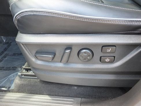 Used 2025 INFINITI QX80 Sensory AWD/4WD image 29