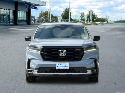 New 2025 Honda Pilot TrailSport image 6