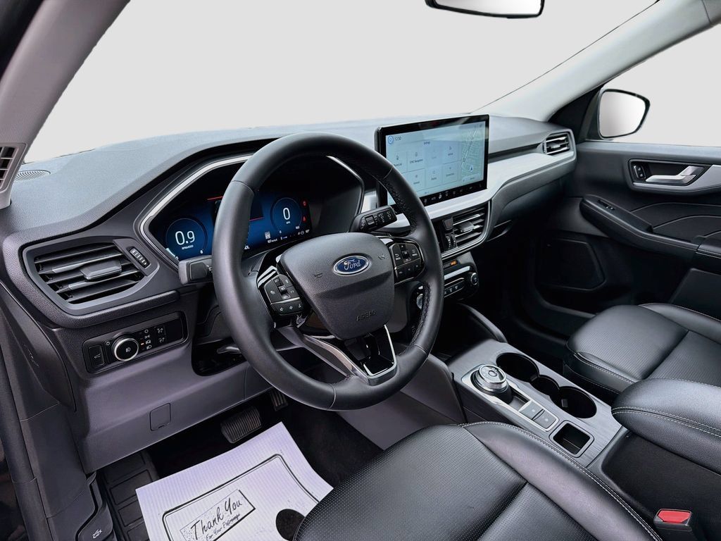 Used 2025 Ford Escape Platinum AWD/4WD image 9