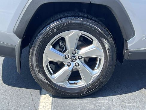 Used 2020 Toyota RAV4 Limited AWD/4WD image 7