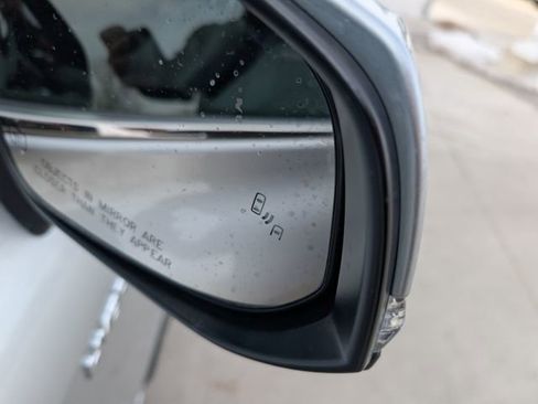 Used 2021 Toyota Highlander Platinum image 19