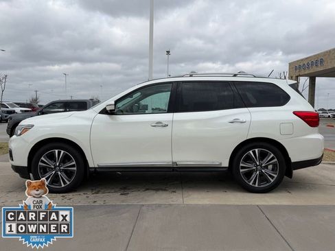 Used 2017 Nissan Pathfinder Platinum w/ Family Entertainment Package image 11