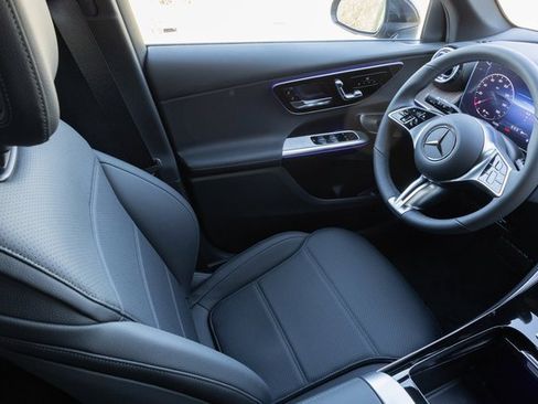 Certified 2025 Mercedes-Benz GLC 300 4MATIC image 23