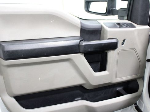 Used 2019 Ford F350 XL w/ Power Equipment Group RWD image 3