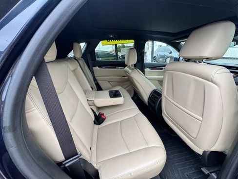 Used 2017 Cadillac XT5 Luxury w/ Driver Awareness Package FWD image 19