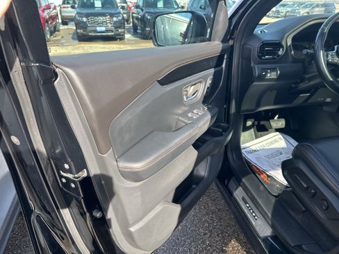 Used 2024 Honda Pilot TrailSport image 16