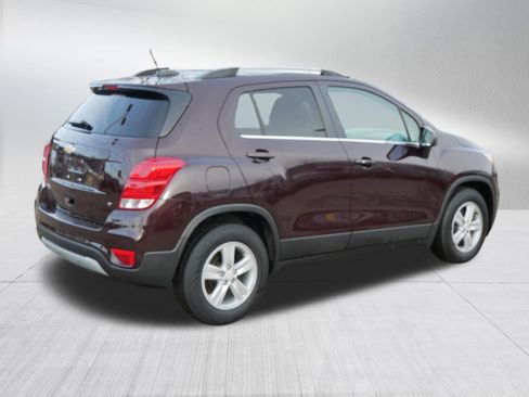 Used 2020 Chevrolet Trax LT w/ LT Convenience Package image 7