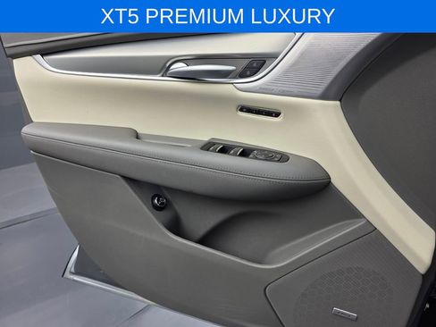 Used 2023 Cadillac XT5 Premium Luxury image 26