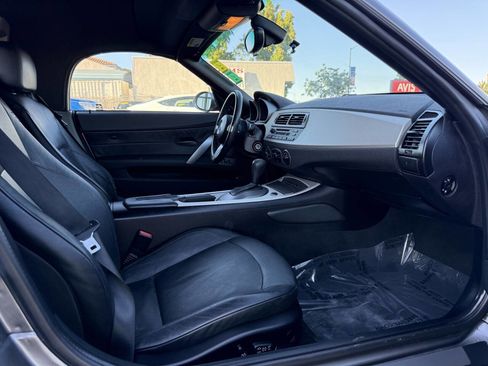 Used 2004 BMW Z4 2.5i image 15