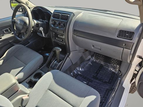 Used 2004 Nissan Frontier S/C image 23
