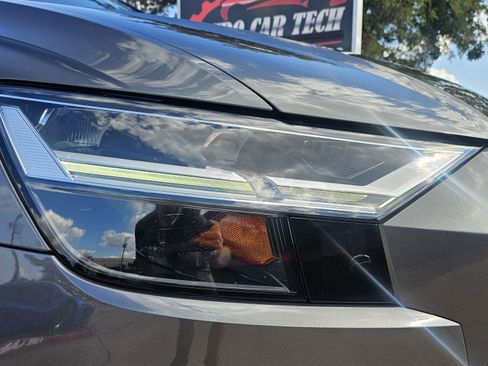 Used 2019 Audi Q8 Premium Plus image 12