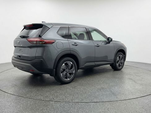 Used 2025 Nissan Rogue SV image 9