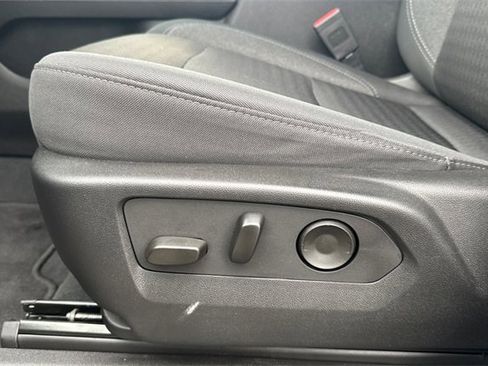 Used 2023 GMC Yukon XL SLE w/ Gmc Pro Safety Plus Package image 13