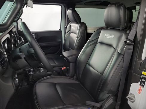 Used 2021 Jeep Wrangler Sport image 14