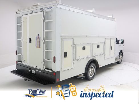 Used 2023 Ford E-450 and Econoline 450 Super Duty w/ Power Windows & Locks Group RWD image 3