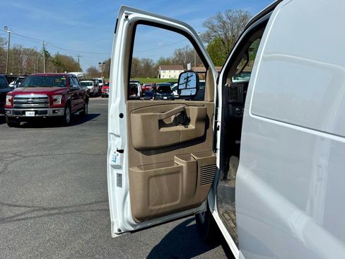 Used 2020 Chevrolet Express 3500 w/ Driver Convenience Package image 12