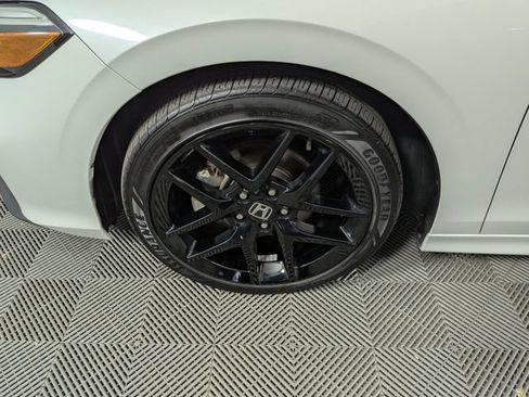 Used 2025 Honda Civic Sport image 32