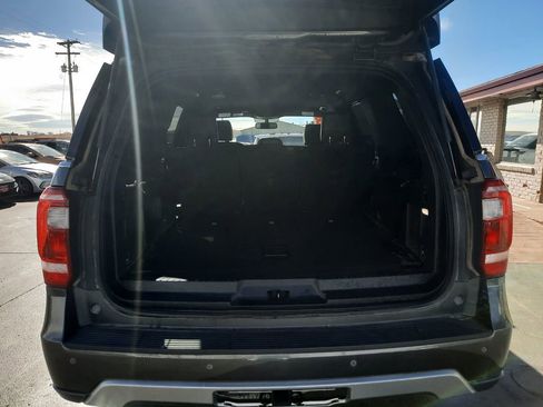 Used 2018 Ford Expedition XLT AWD/4WD image 22