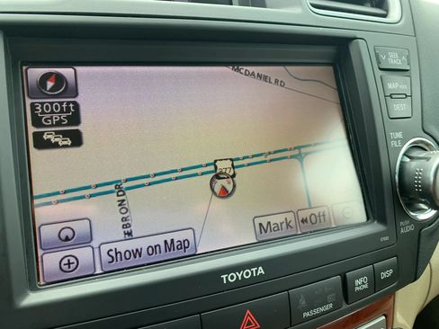 Used 2011 Toyota Highlander Limited FWD image 36