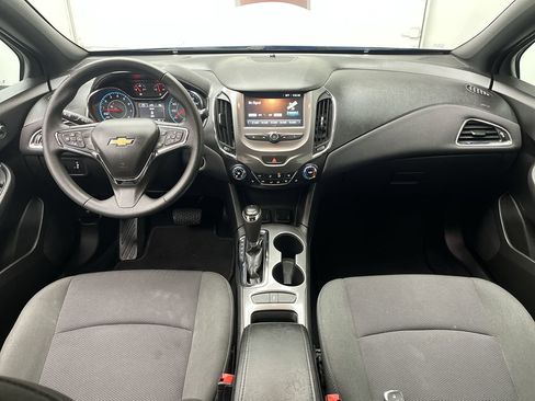 Used 2017 Chevrolet Cruze LT w/ Convenience Package image 4