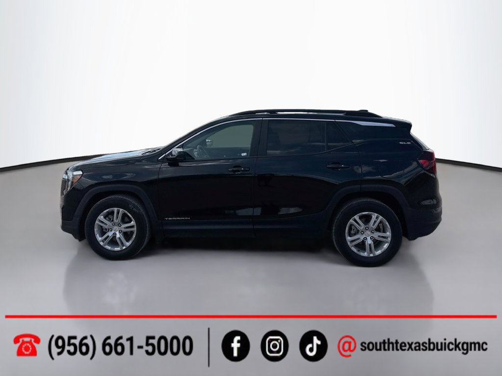 Used 2024 GMC Terrain SLE w/ Driver Convenience Package FWD image 4