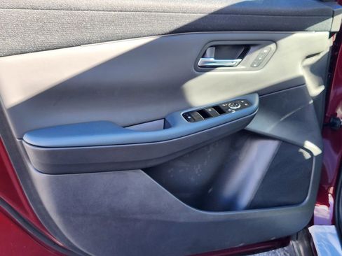 New 2026 Nissan Leaf Platinum+ w/ Cargo Package (Platinum+) image 7