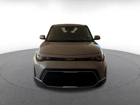 Used 2025 Kia Soul LX w/ LX Technology Package FWD image 4