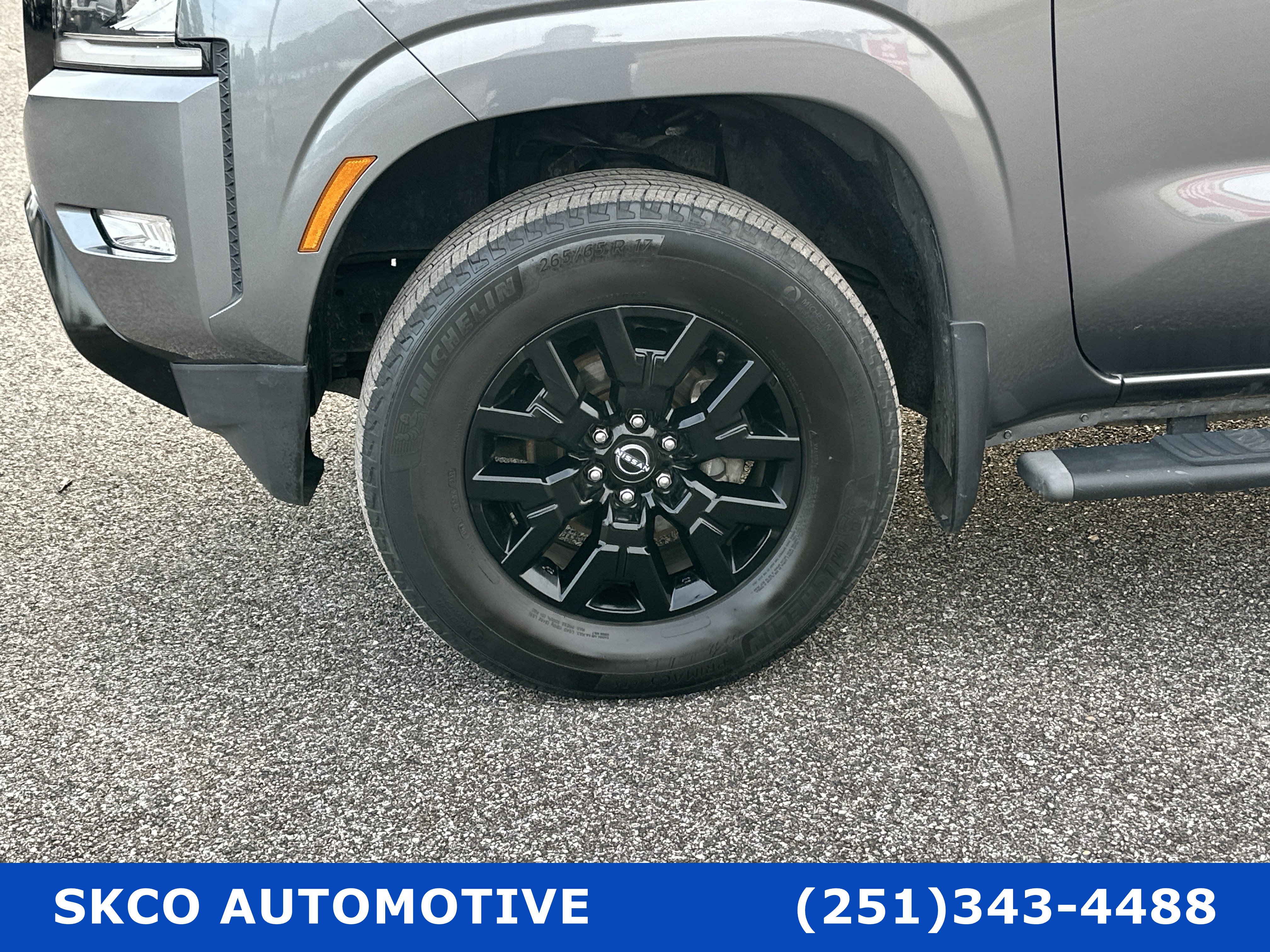 Used 2023 Nissan Frontier SV w/ Midnight Edition Package AWD/4WD image 9