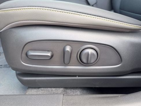New 2026 Chevrolet Trax ACTIV w/ Sunroof Package FWD image 21