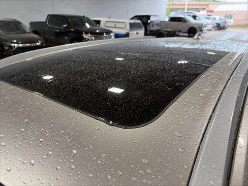 Used 2021 Nissan Rogue SL w/ Premium Package image 6