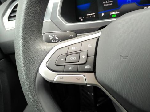 Used 2022 Volkswagen Tiguan S image 33