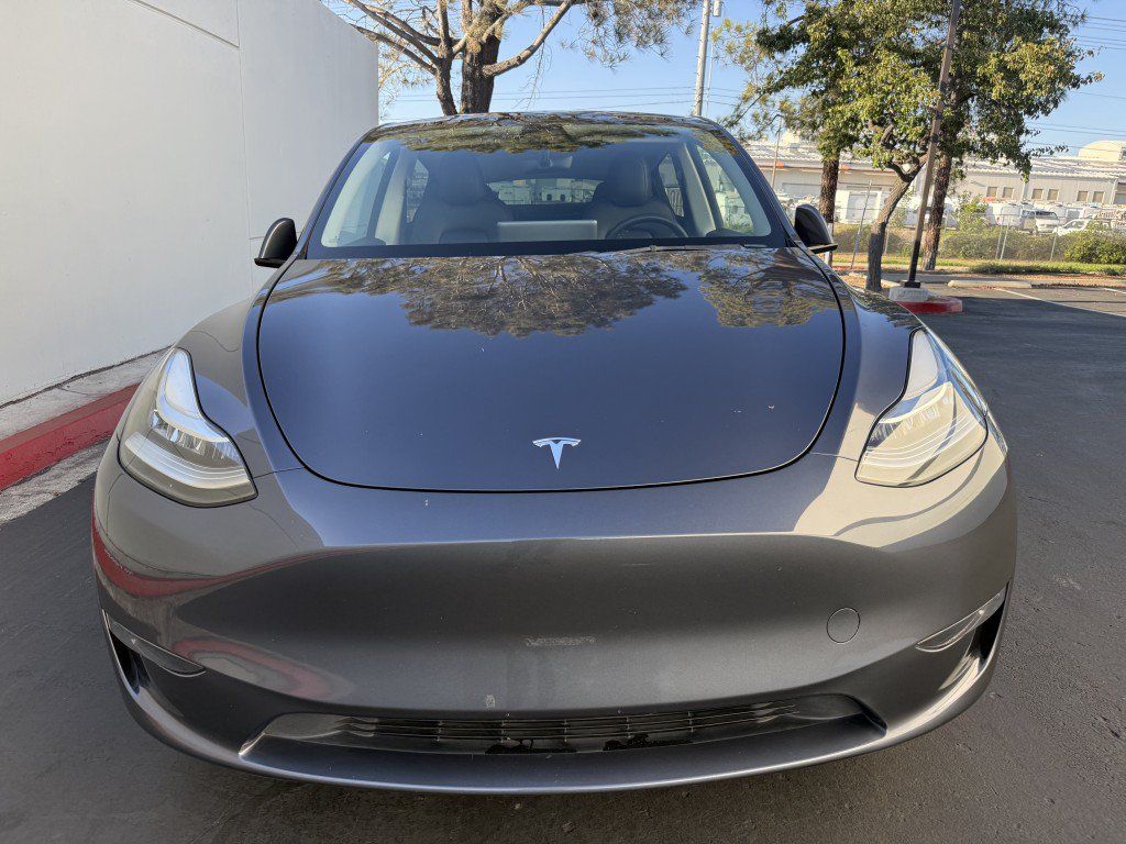 Used 2023 Tesla Model Y Long Range AWD/4WD image 6