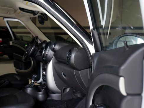 Used 2014 MINI Cooper Countryman image 10