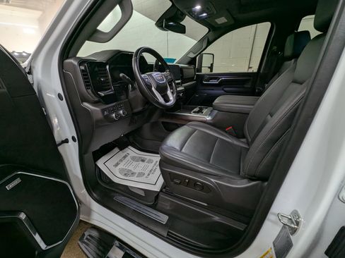 Used 2024 GMC Sierra 2500 SLT w/ SLT Premium Package image 7