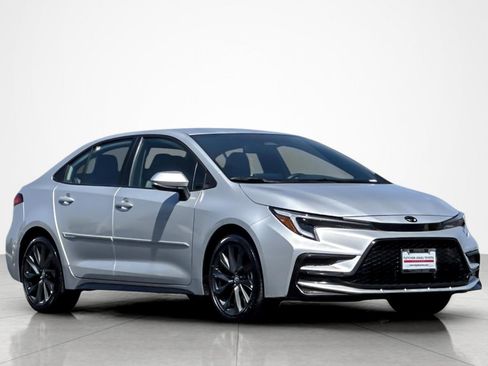 Certified 2025 Toyota Corolla SE FWD image 7
