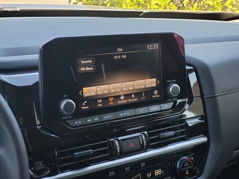 New 2025 Nissan Pathfinder SV image 29