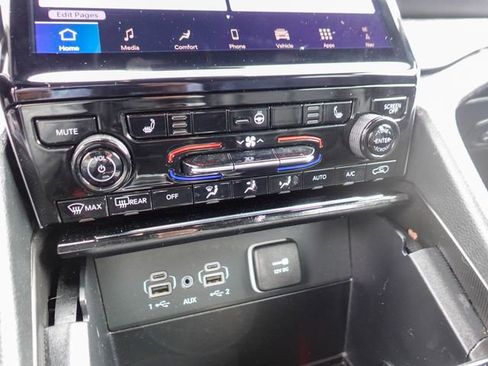 Used 2025 Jeep Grand Cherokee L Limited AWD/4WD image 18