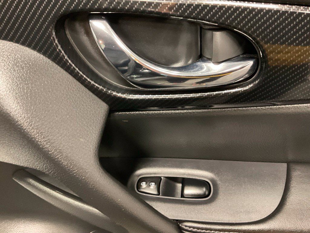 Used 2019 Nissan Rogue SL AWD/4WD image 26