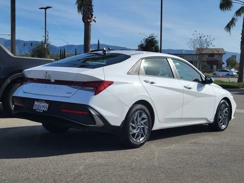 Certified 2025 Hyundai Elantra Blue image 2