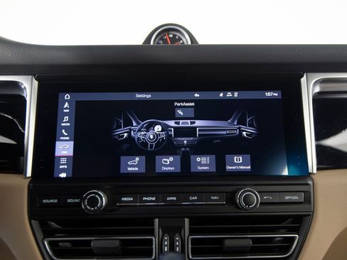 Certified 2021 Porsche Macan S AWD/4WD image 24