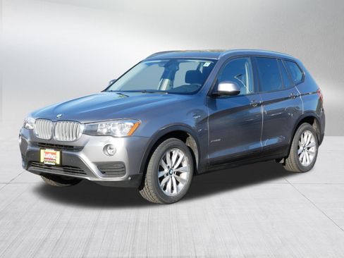 Used 2017 BMW X3 xDrive28i image 3
