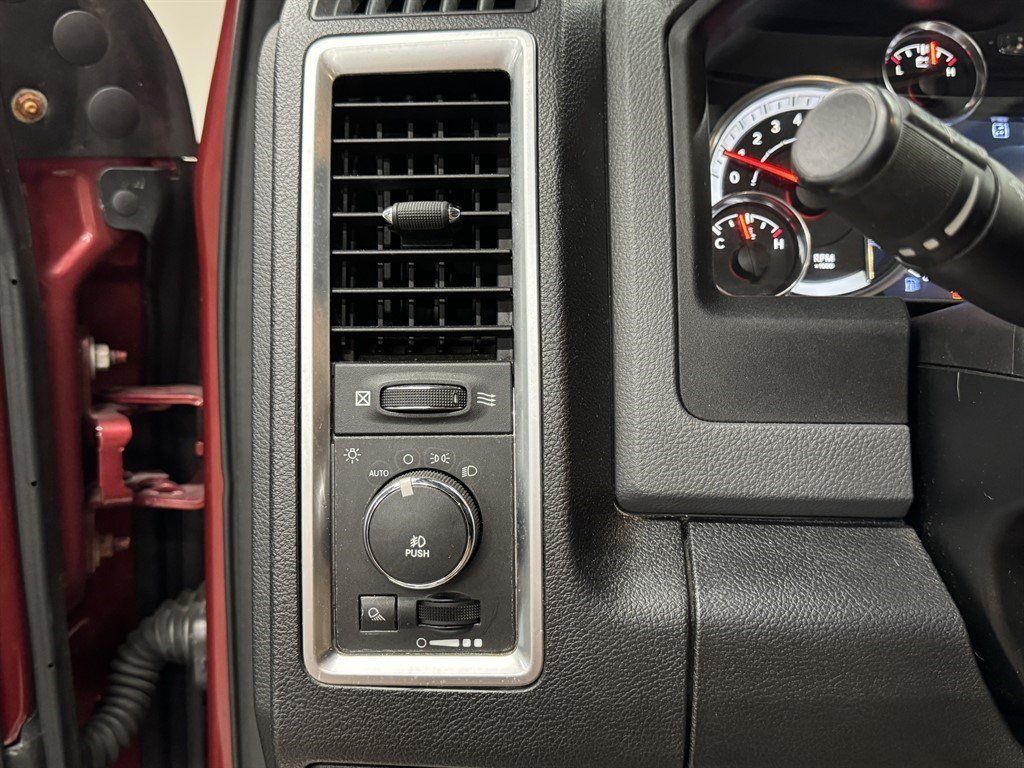 Used 2013 RAM 2500 SLT w/ Luxury Group AWD/4WD image 34