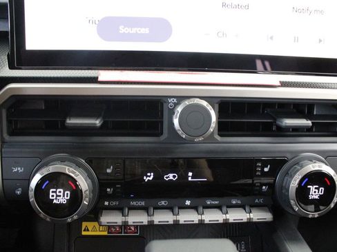 New 2026 Toyota 4Runner Limited AWD/4WD image 36